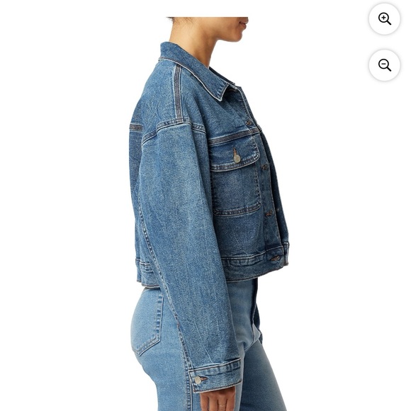 Levi Strauss Signature Women's Relaxed
Trucker Jacket - Picture 3 of 6